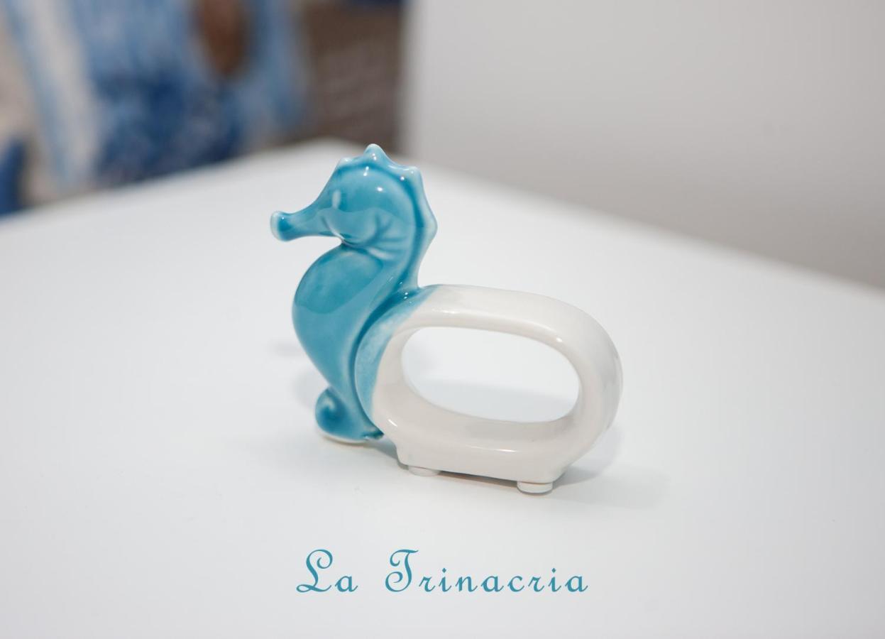 テッラジーニ La Trinacria Bed & Breakfast エクステリア 写真